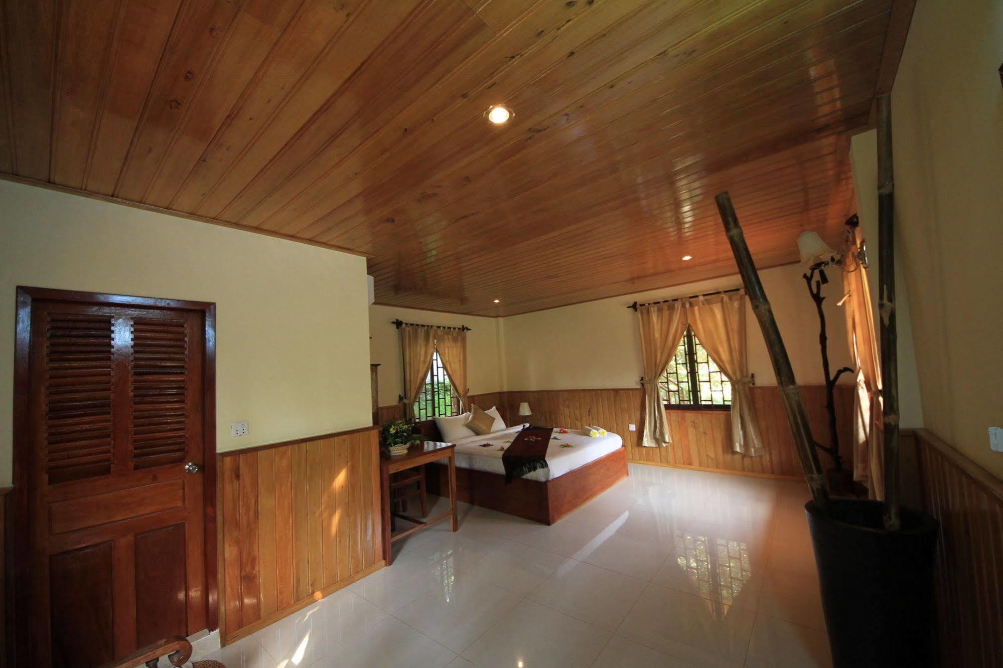 Spring Valley Resort Kep Exterior foto